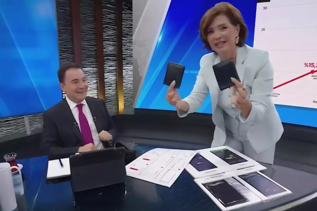 ali babacan canli yayinda cebinden cift cuzdan cikardi wahMgWUG