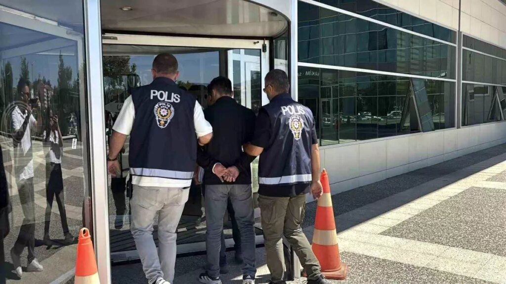 boluda silahli kavga 17 yil hapis cezasi olan sahis adliyeye sevk edildi uMF2me8x