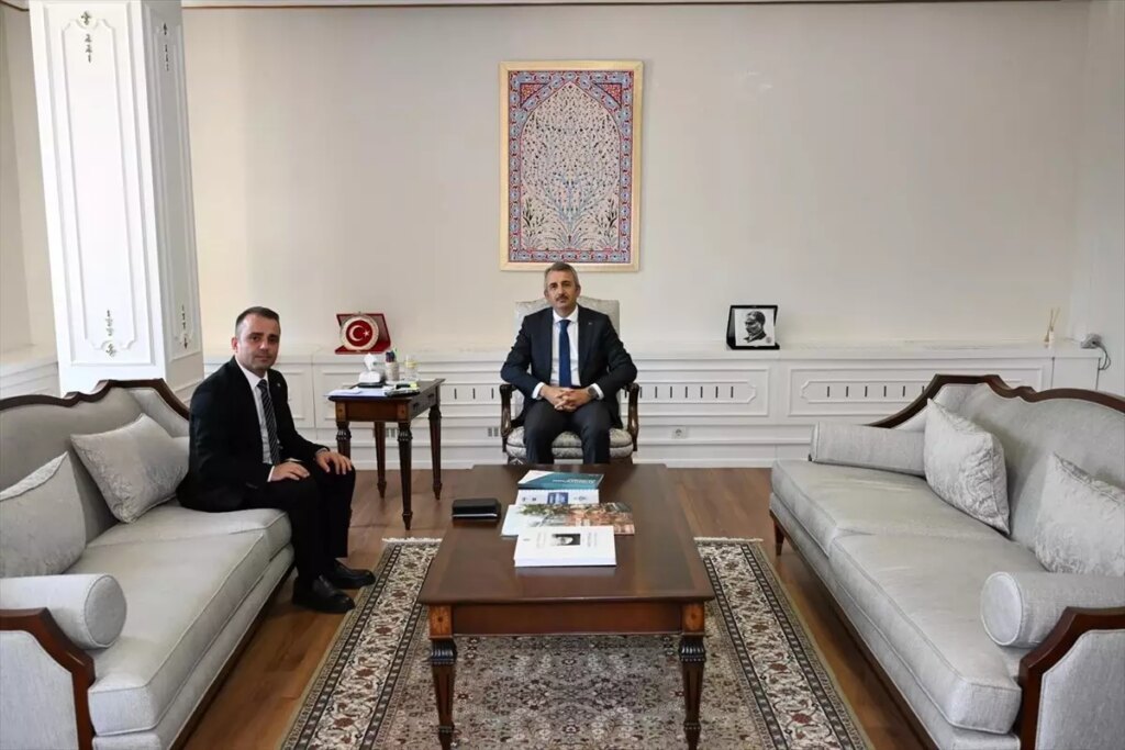 vali sezer bassavci ve tarim mudurunu kabul etti tR4bnU3A