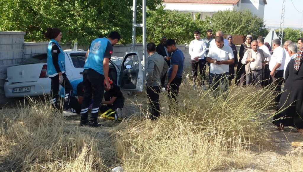 bahce duvarina carpti anne ve 3 cocuk hastaneye kaldirildi 8hW1O7kz