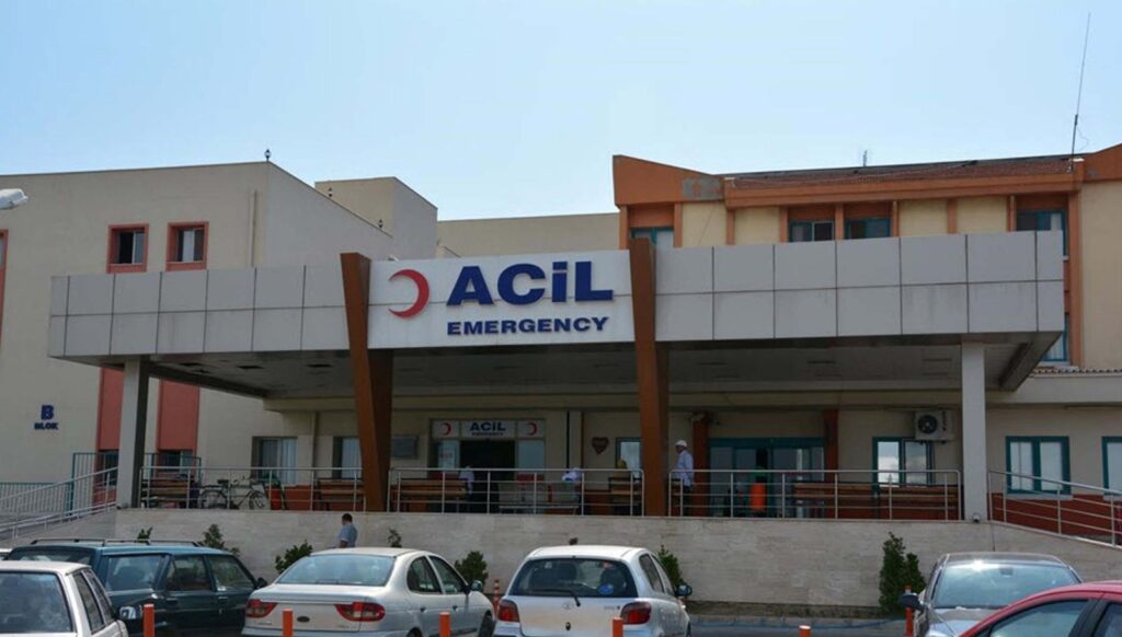 izmirde aile faciasi lise ogrencisi babasini oldurup annesini yaraladi 3Sb58yW1