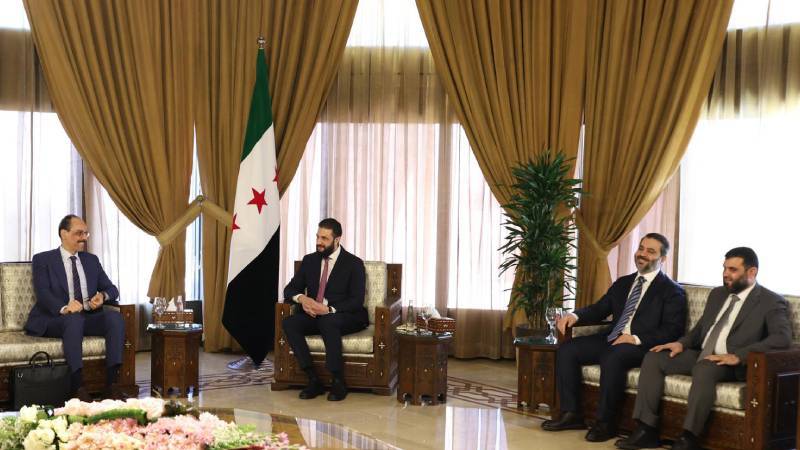 suriye gecici cumhurbaskani sara ile gorusen mit baskani kalin turkiye sam yonetimine her turlu destegi vermeye hazir 9kAbY8jT