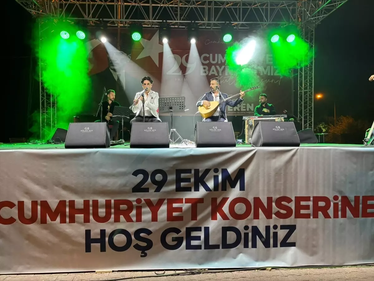 arguvanda cumhuriyet konseri duzenlendi KxEshxHp.jpg