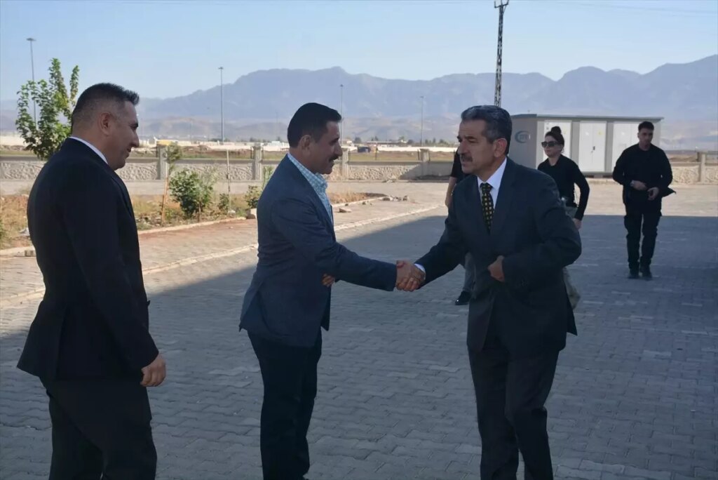 vali ekici tekstilkenti ziyaret etti hUpiclhg.jpg