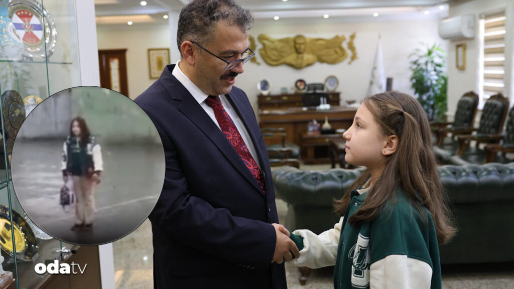 yagmur altinda istiklal marsi okuyan zeynep eceye validen odul hzutRX6E.jpg