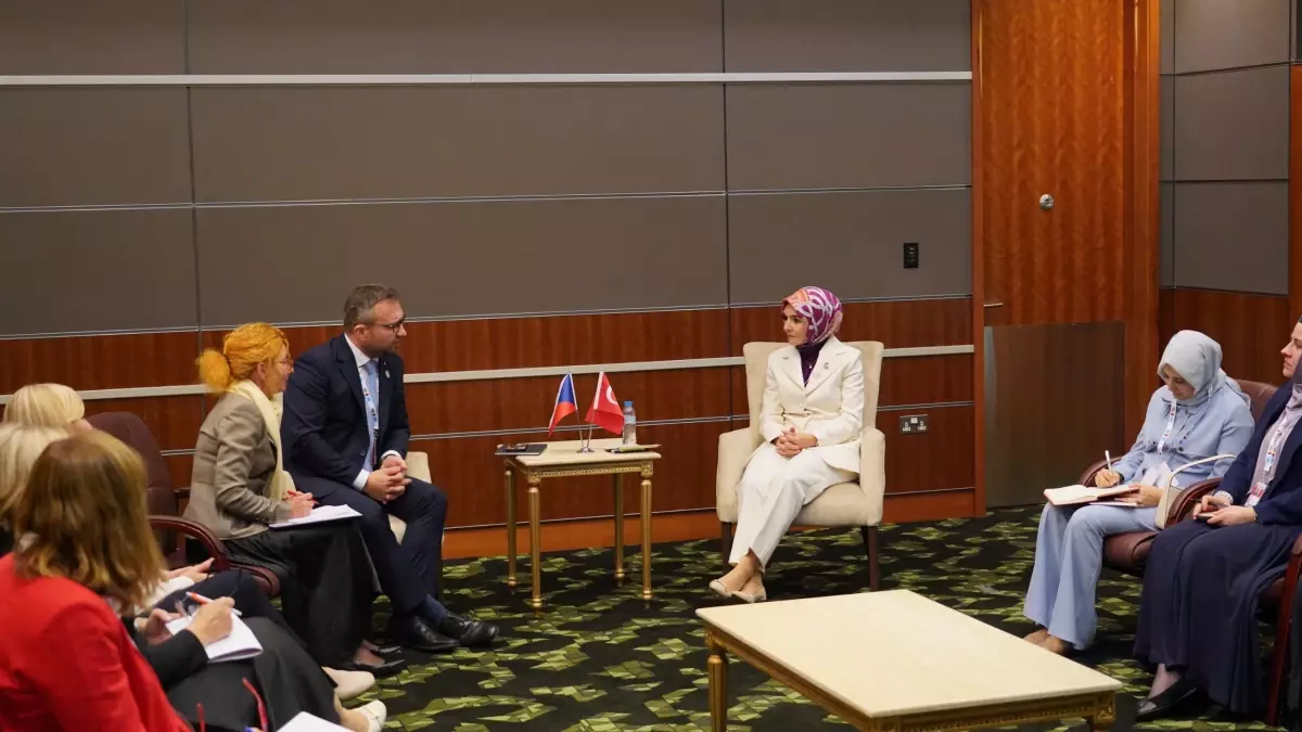 bakan goktastan cekya ile sosyal hizmet gorusmesi QEAf3b1a.jpg