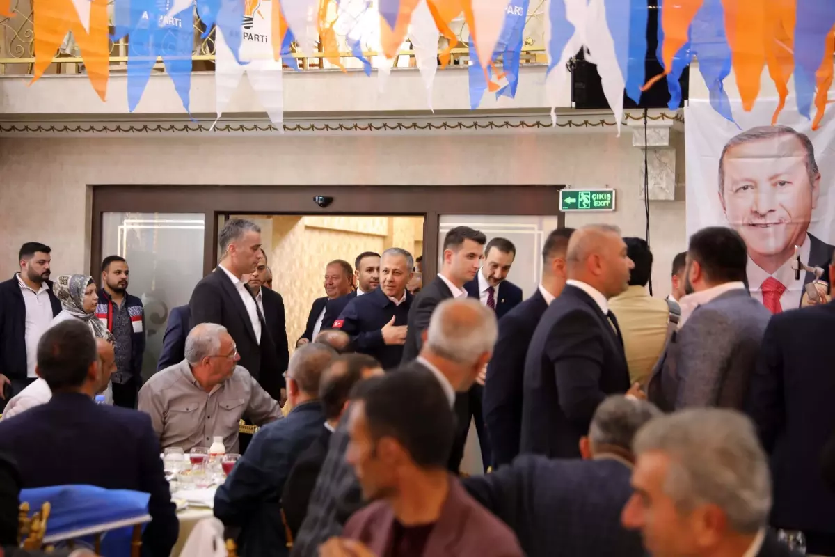 bakan yerlikaya 8 araliktan bugune geri donus yapan suriyeli sayisi 550 bin f8I1AugR.jpg