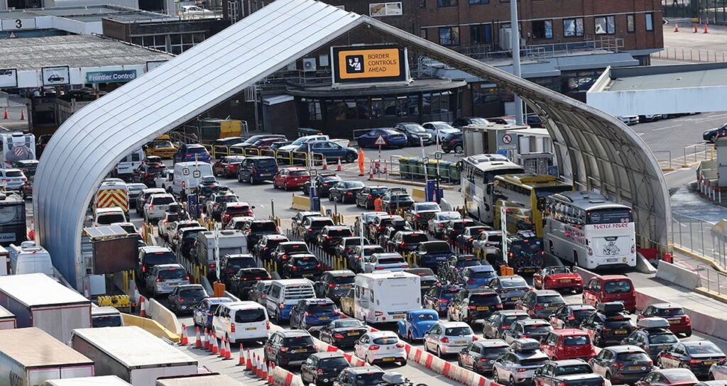 burada araba kullanmak 990 tl olacak HkrpFV47.jpg