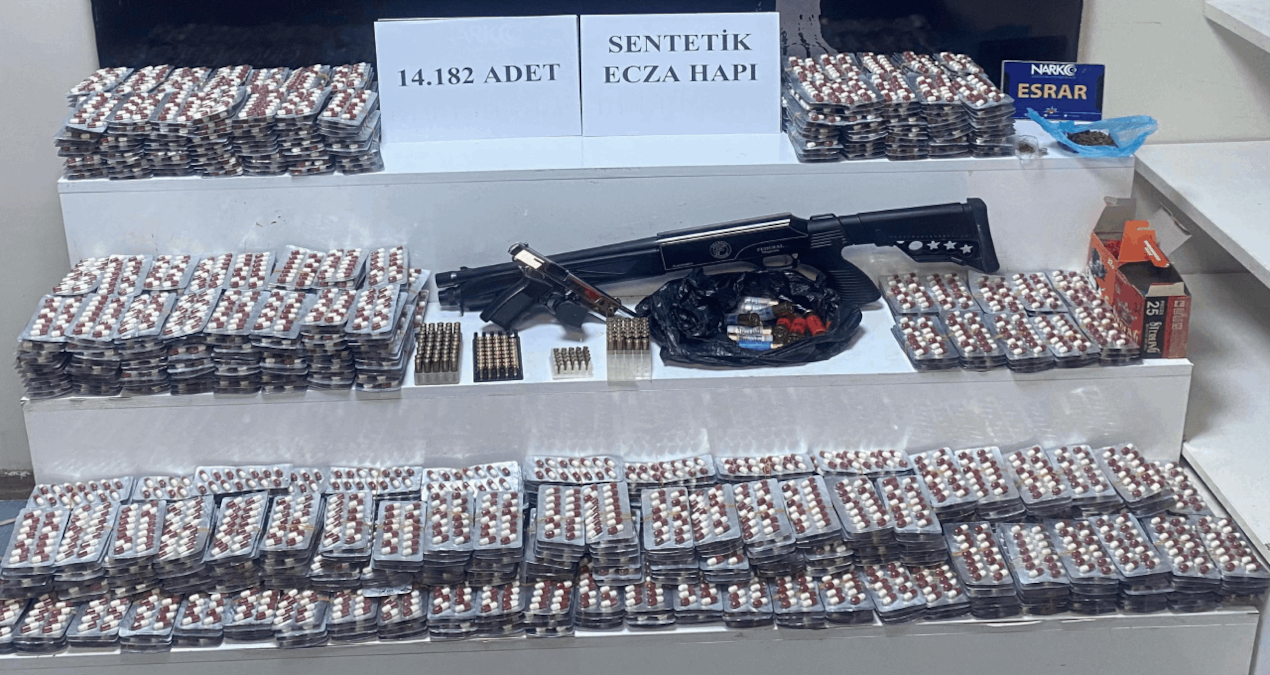 Adana’da ev ve iş yerinde 14 bin 182 uyuşturucu hap yakalandı