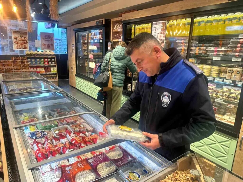 Darıca’da zabıta ekiplerinden yılbaşı denetimi