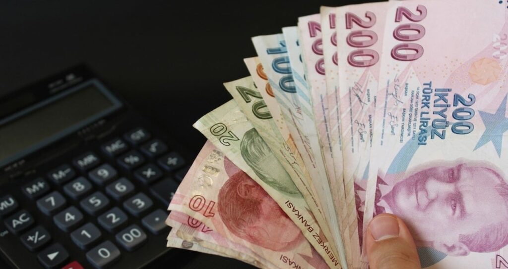 Emekli maaşı zammında son viraj: Ankara kulislerindeki yeni bilgi beklentileri artırdı